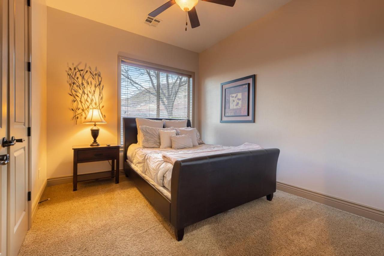 D5-Coral Springs Poolside-Ground Floor 3-Bedroom Hillside View เฮอร์ริเคน ห้อง รูปภาพ