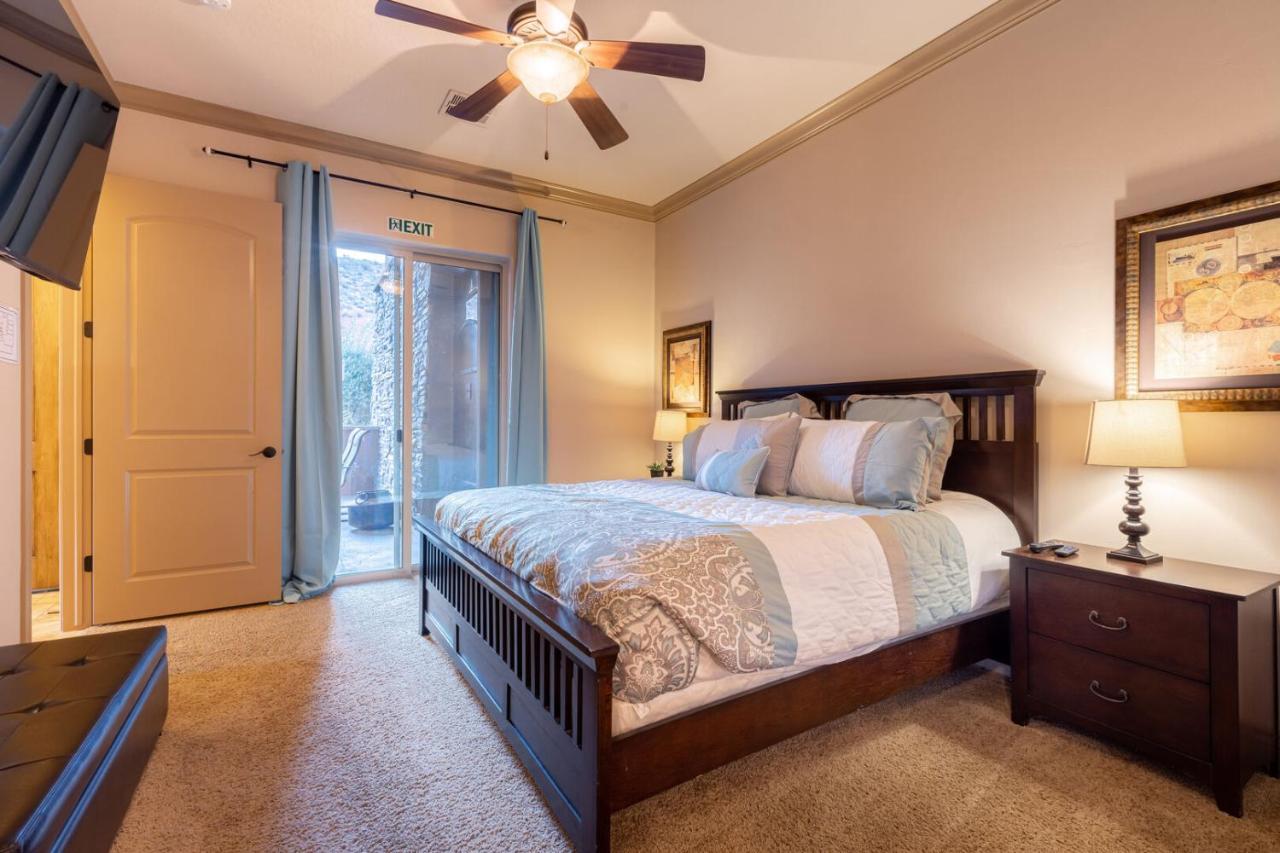 D5-Coral Springs Poolside-Ground Floor 3-Bedroom Hillside View เฮอร์ริเคน ห้อง รูปภาพ